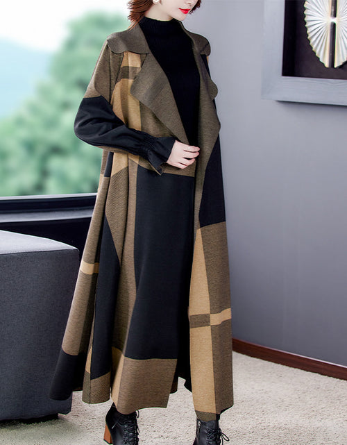 Load image into Gallery viewer, Women&#39;s Fashion Artistic Elegant Suit Collar Mid-length Thin Plaid Woolen Trench Coat
