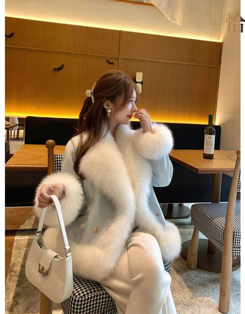 Load image into Gallery viewer, Women&#39;s Fashion And Environment-friendly Fox Fur Fur Integrated Fleece Short Wool Coat
