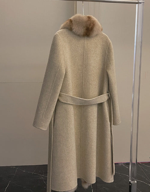 Load image into Gallery viewer, Alpaca Fleecefiber Coat Detachable Fox Fur Collar
