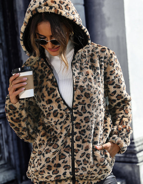 Load image into Gallery viewer, Women&#39;s Hooded Long Sleeve Leopard Print Double-sided Velvet Loose Casual Jacket
