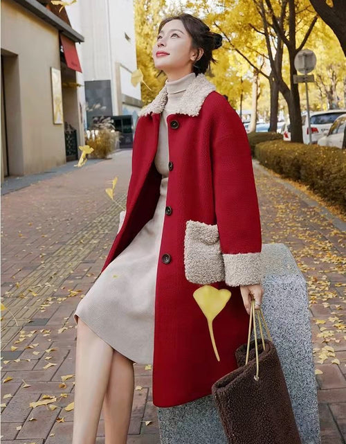 Load image into Gallery viewer, Women&#39;s Mid-length Thickened Faux Lamb Plush Coat
